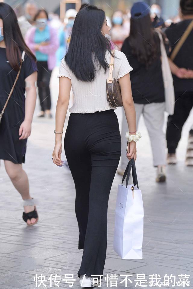 基础款裤型早就“烂大街”了,试试喇叭裤吧,休闲个性潮人都爱穿