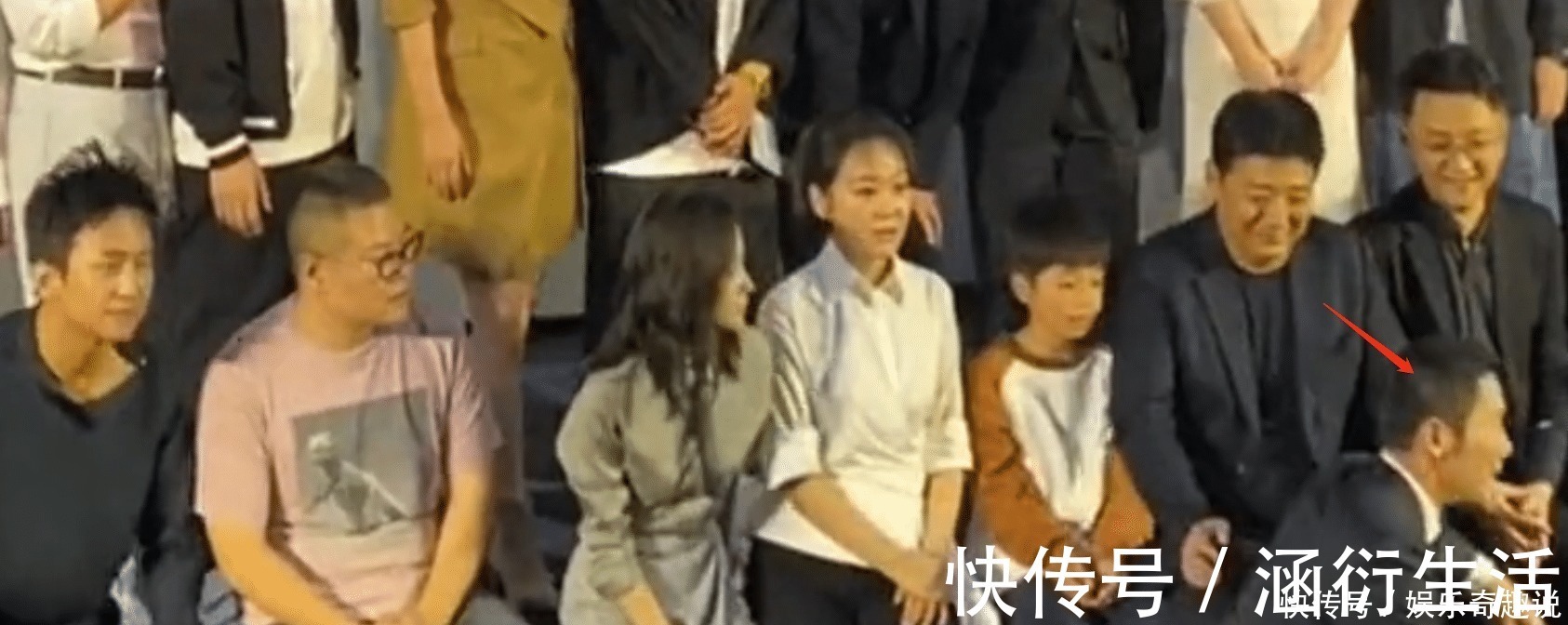 邓超|李晨邓超举动都好暖心!一个是为了工作人员,一个却是为自家兄弟