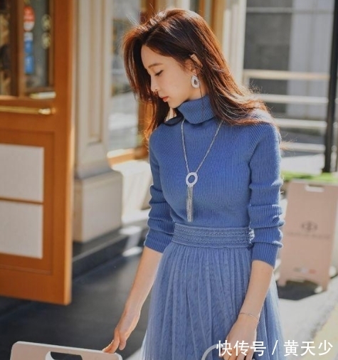 包臀裙|街拍:美女紧身衣搭配包臀裙性感完美的身姿魅力十足