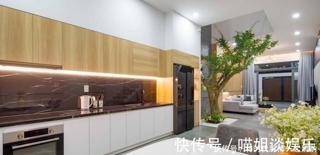 壁挂电视|卖掉城里100㎡,回农村建230㎡别墅,一楼院子顶楼露台,生活安逸