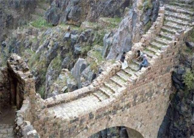 世上最“神秘”的桥，横跨两山无一支撑点无人知道它的建造技术