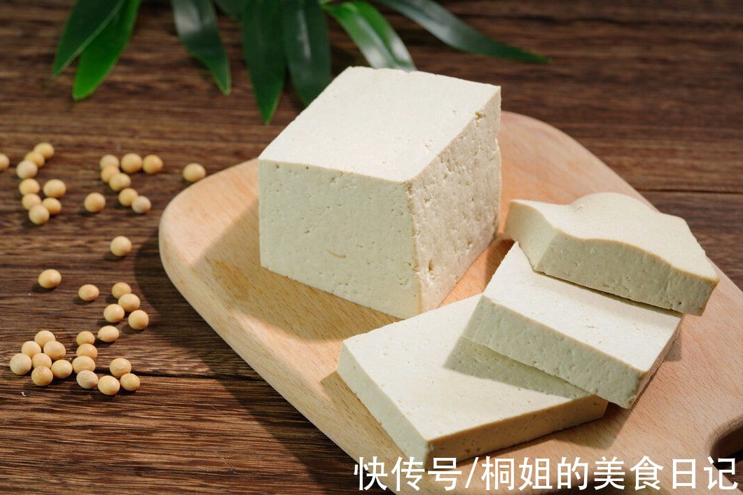 天冷了，想吃豆腐不用买，一碗黄豆一杯醋，教你在家低成本自制