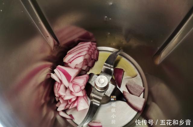 配杯|剩米饭别再炒饭了,教你做米饭鸡蛋饼,配杯蔬菜浓汤,早餐吃美了