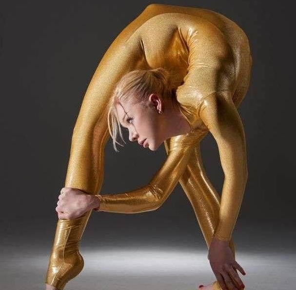 身材|世界最柔软的女人，各种动作不在话下，性感身材尽显柔术魅力