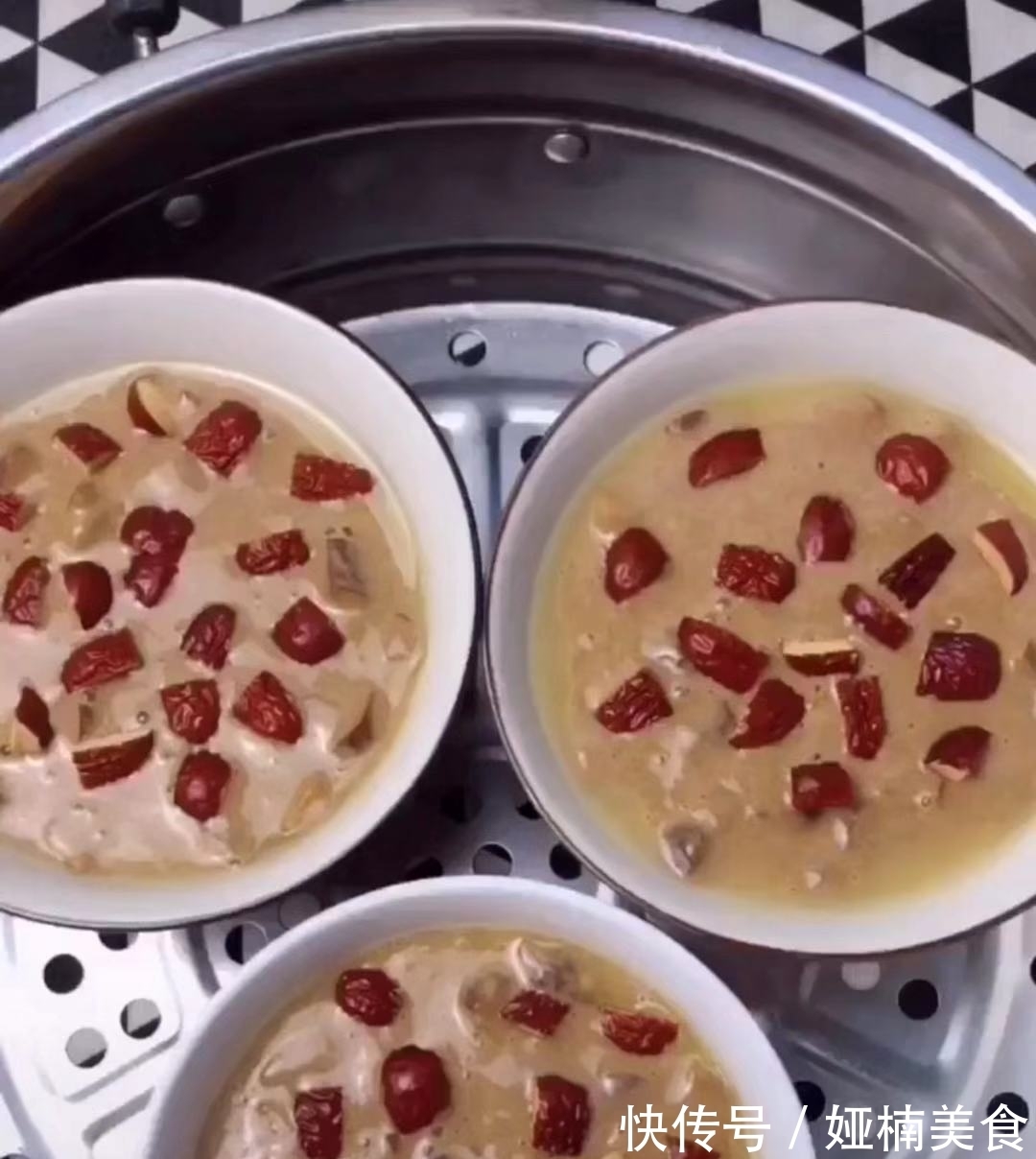 面糊|红糖大枣发糕,不用费劲揉面就能做出来,补血好吃两不误~