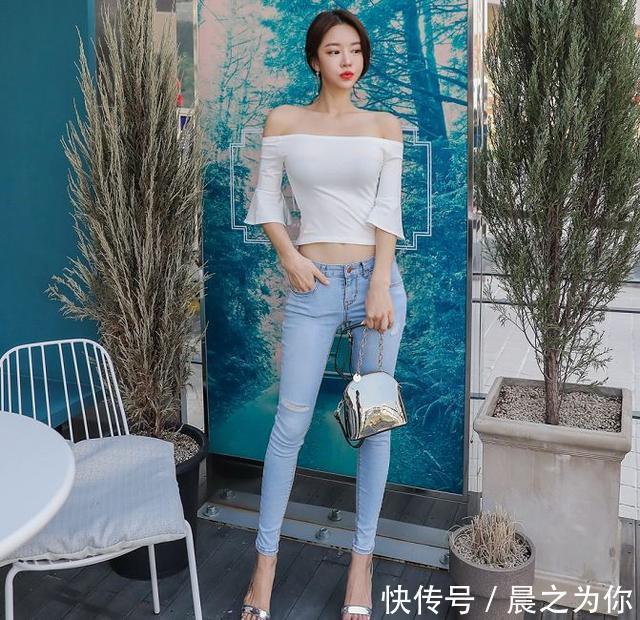 女人味 简单时尚的版型更易搭配,牛仔裤完美提升整体的形象