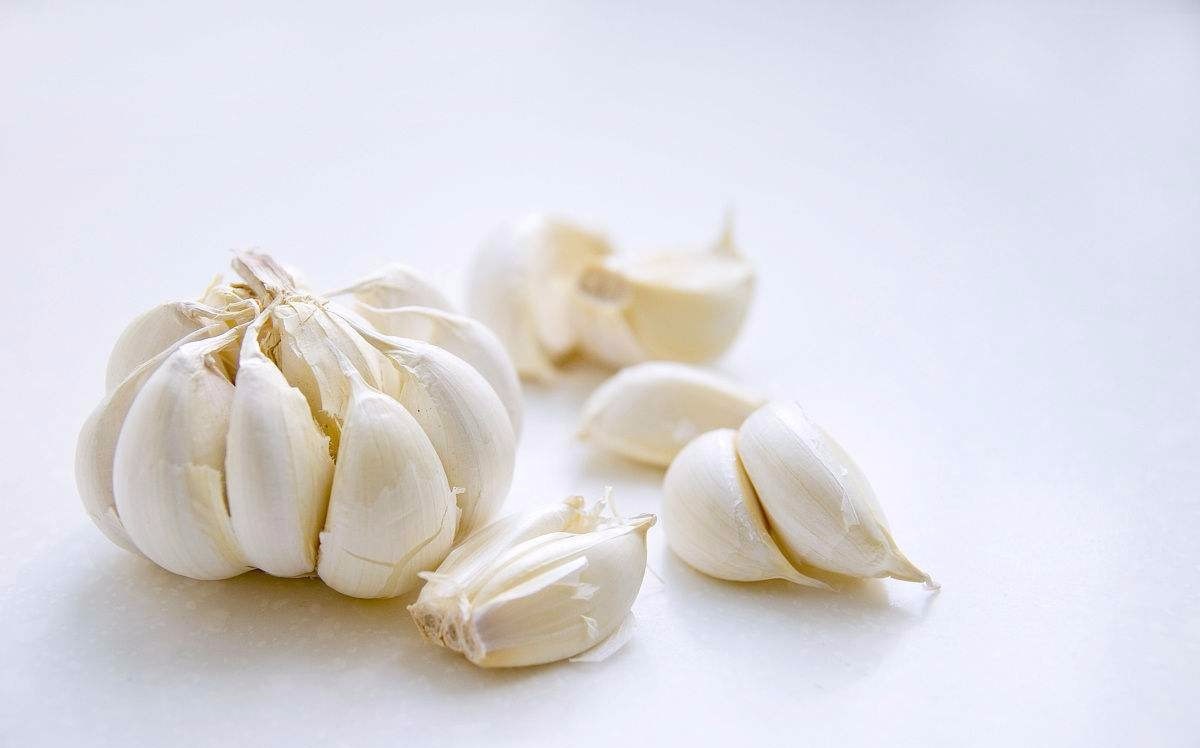 土豆、生姜、大蒜发芽后，到底能不能吃，危害健康不是小事