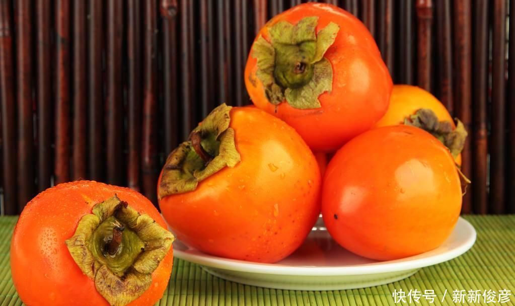 老话说一个柿子十副药,柿子的4个益处,吃了才知道