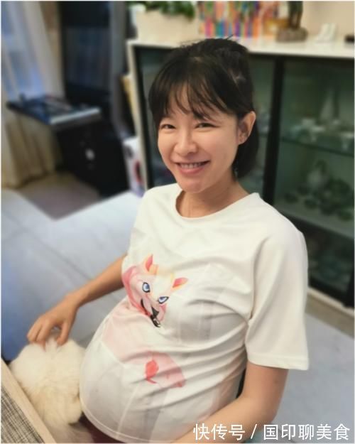 妈妈|李艾自曝产后脾气变好,晒母子拥抱超有爱,灯泡趴在妈妈肩膀萌翻