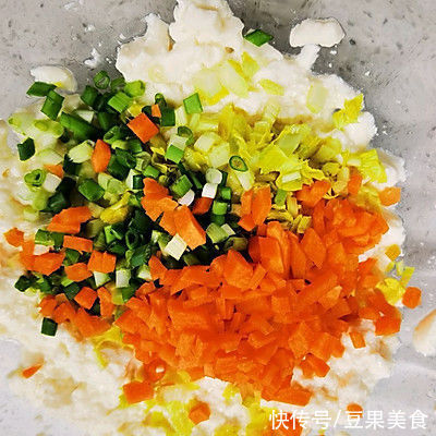 豆腐|老妈做的蔬菜豆腐饼，怎么吃都不腻