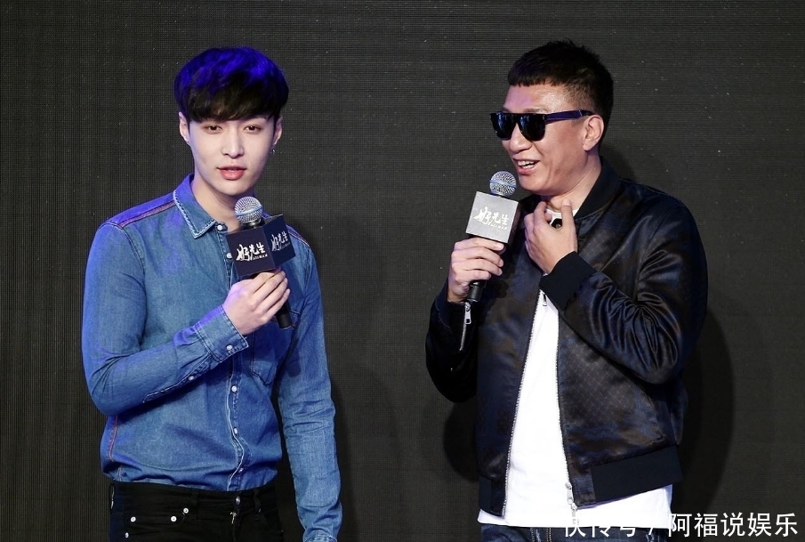 框录|张艺兴黄渤同框录节目,吃红烧肉特意连线孙红雷,尽显塑料兄弟情