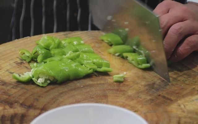  做出|大厨教你“红烧腐竹”，比肉还好吃，让你在家也能做出饭店的味道