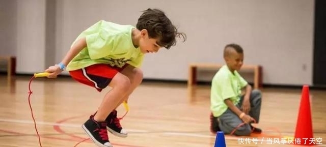 太懒|孩子太懒不爱运动，多半是家长不会引导，学会这4招教你轻松搞定