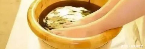 泡脚|50岁后，步入寿命“决定期”，若身体还能有5个表现，有望长寿