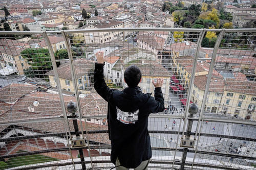 意大利这个塔楼，因伽利略试验闻名，与长城并称中古世界七大奇迹