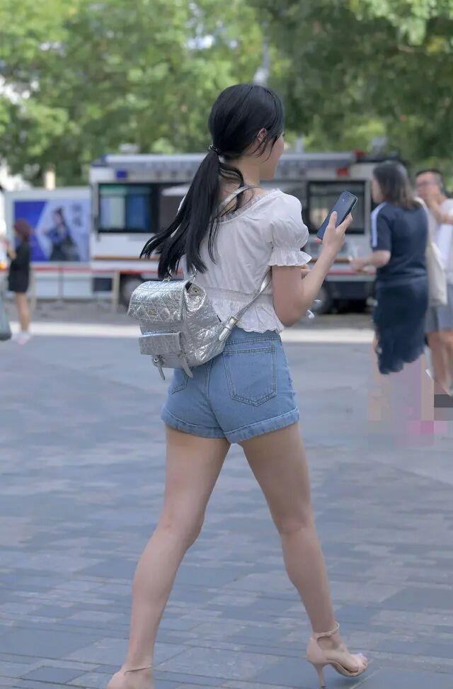 身材|占了便宜还卖乖,“筷子腿”的穿搭游刃有余,还不满意呢?