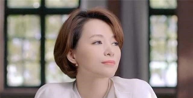 撒贝宁|董卿的孤独落寞，连撒贝宁都感慨，这次她真的要离开央视