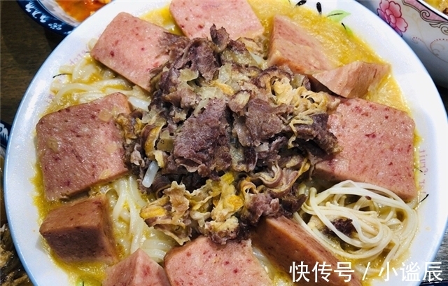 爸妈|爸妈来城里小住,特意下厨做一桌菜,发朋友圈,亲戚:来蹭饭了!