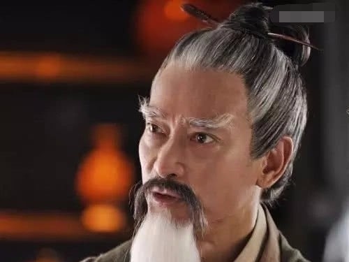 仇恨袋&高人说当别人瞧不起你时,最好的做法不是反击,而是一个字