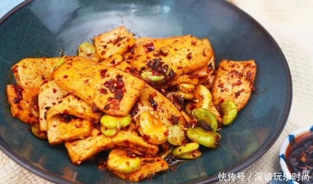  豆腐这样做，香辣好吃又下饭，不爱不行！