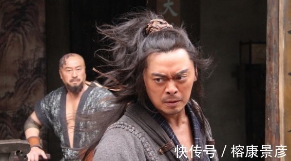飞刀!梁山上此人装备最好,出手就被人吊打,却还排名天罡得宋江器重