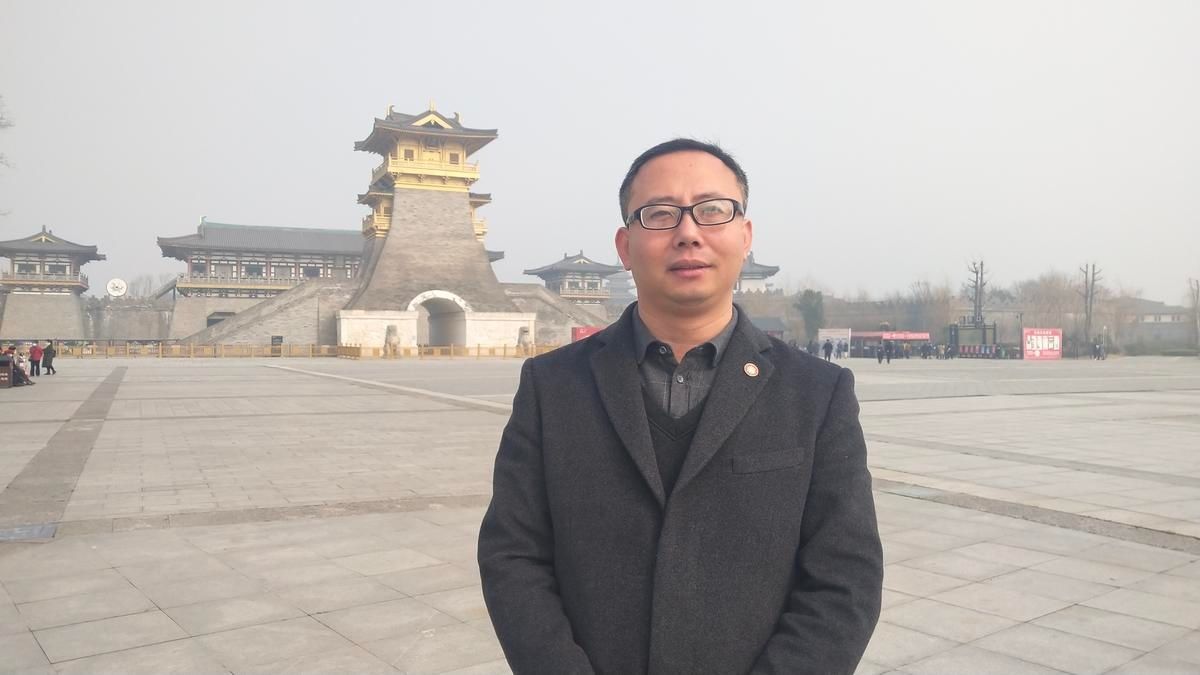 唐城景区副总经理王亮：“超长”值班 守护景区|就地过年 暖在身边 |唐城景区副总经理王亮：“超长”值班 守护景区\＂,\＂i12\＂:\＂就地过年 暖在身边