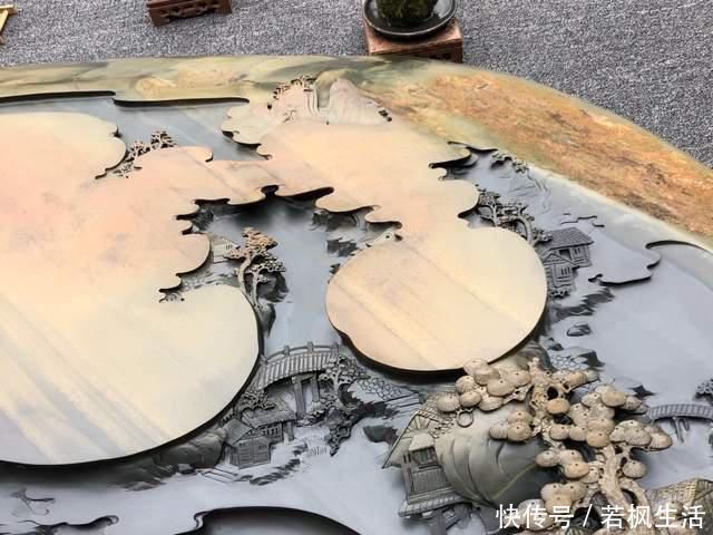 山水画&真正的“难得一见”,把长近2米的石头刻成山水画,还制成了茶盘