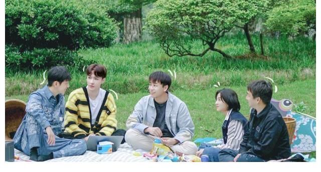 向往5|《向往5》錄完后，張藝興換身份錄另一綜藝！染新發色顏值絕絕子