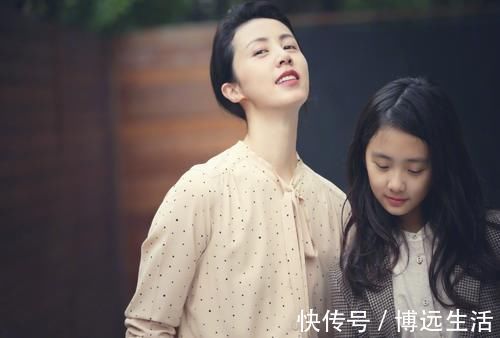 提示牌|小学女厕贴提示牌,暖心行为被大家称赞,父母不要再羞于告诉孩子