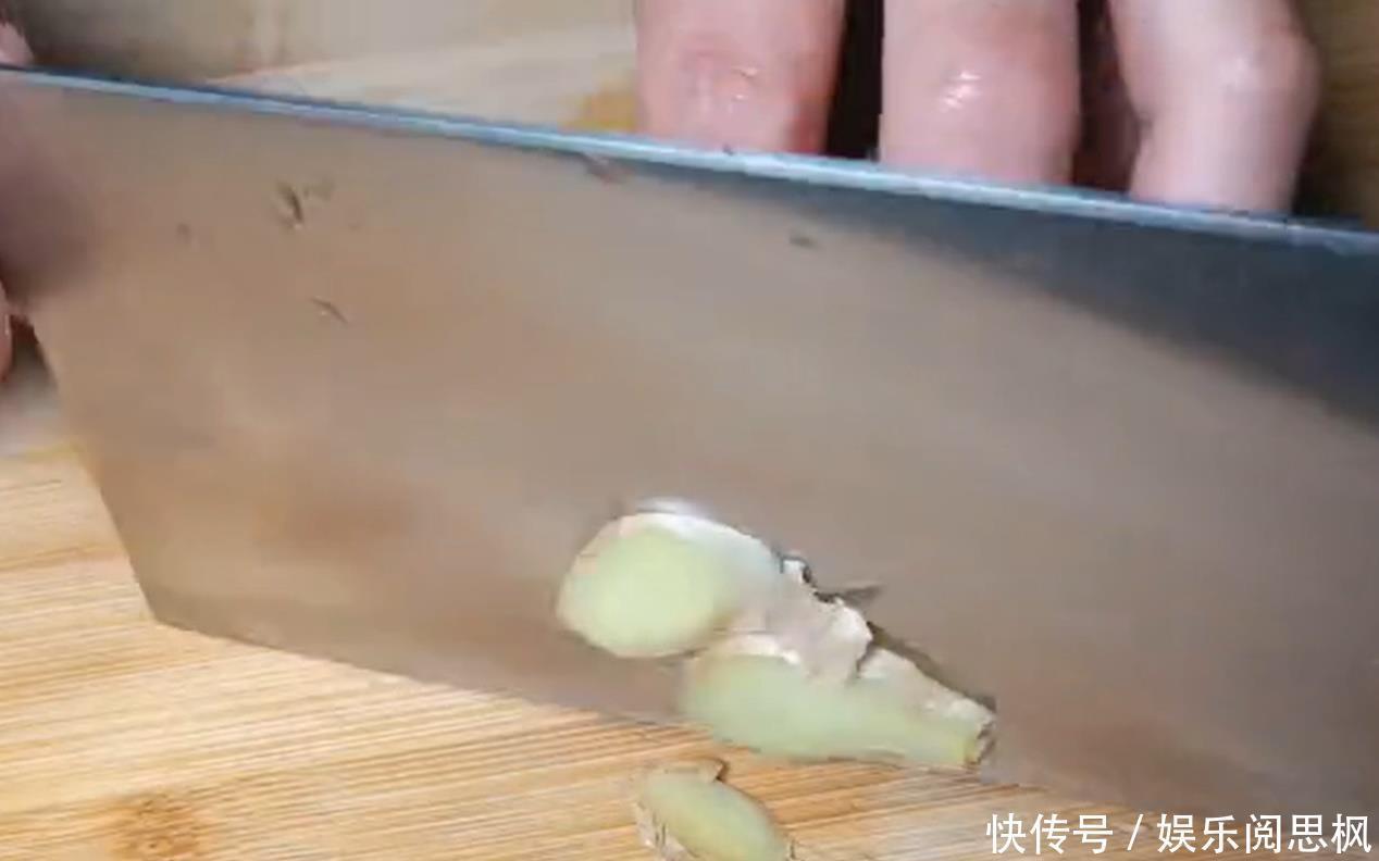配方|酒店大厨珍藏多年的卤鸡腿配方，十分入味，筷子一夹就骨肉脱离
