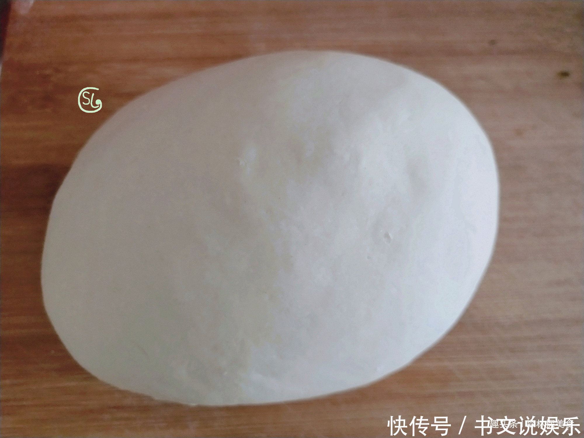 做韭菜盒子，记住两点，饼皮柔软不破皮，馅料不出水，放凉也不硬