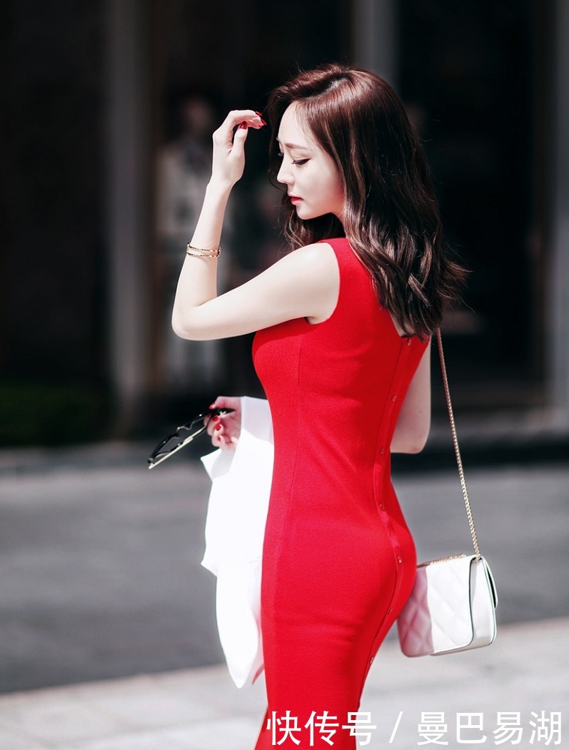 迷人|小姐姐爱穿红色包臀裙,尽显完美曲线,优雅高贵而又不失性感迷人