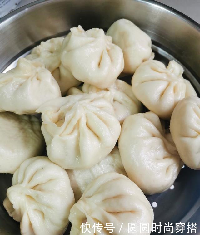 萝卜馅包子好吃有诀窍,调馅发面这样做,素馅包子也很香!