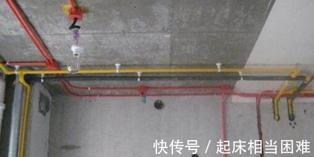 地板|为什么有钱人布电线都不开槽了!