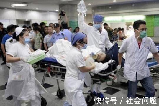 分娩|产妇生完宝宝却想上大号,医生大叫不好,家人痛苦流涕