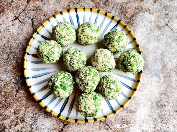 摇身一变|想吃野菜不会做快来学学,摇身一变成主食,家里人吃着可香了!