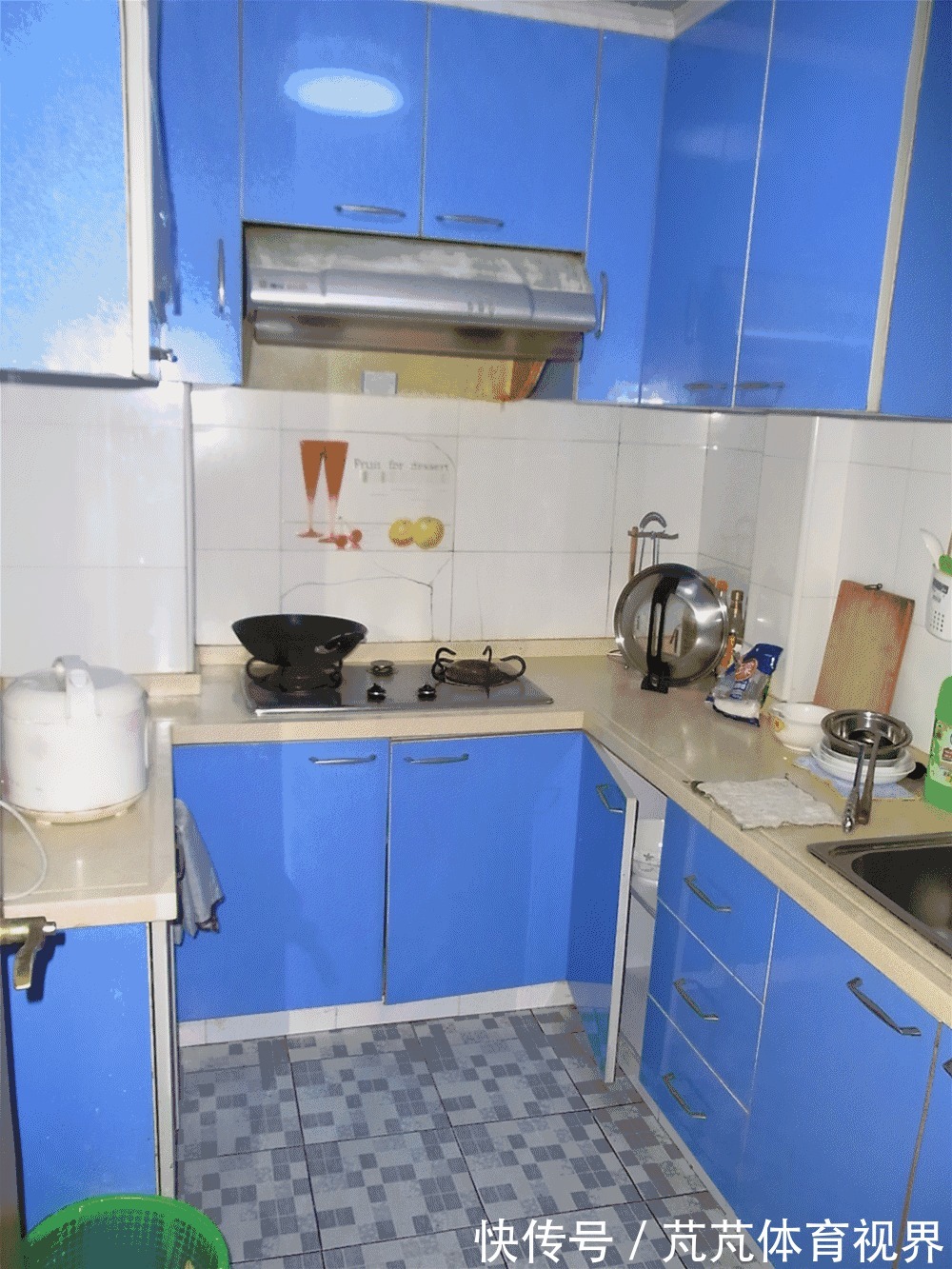 客厅|7口人挤43平小窝,老人睡客厅,爆改变9房,网友:卫生间头次见