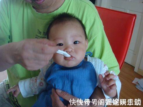 脾胃|宝宝不到2岁,查出脾胃衰竭,竟是常吃3种辅食造成的,别再喂了