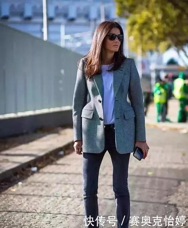 搭配|三四十岁的女人想要“年轻感”,记住这3个细节,优雅又不显老