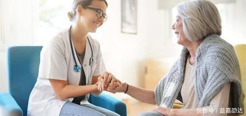 玫瑰花茶|女性多少岁绝经最好？四种迹象，若在45岁后出现，祝贺卵巢很年轻