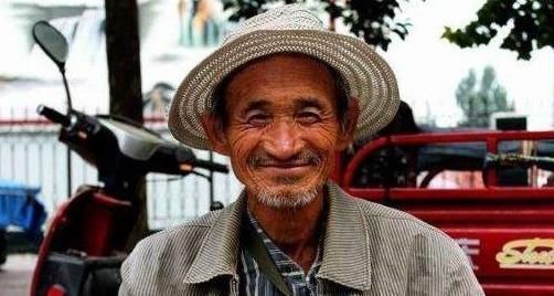 血糖|82岁王大爷患糖尿病40年，没并发症，少吃以下3种食物，做好4点