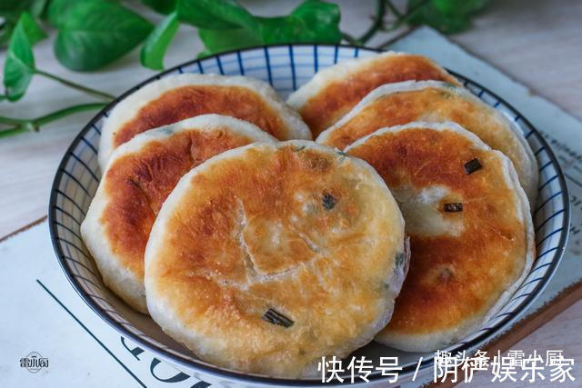 懒人早餐饼，不用揉面，筷子搅一搅，做出来的饼比面包还松软