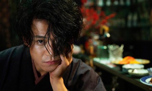 《人间失格》叶藏:与其讨好别人,不如爱自己一回