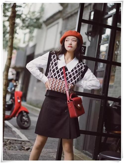 学习春季的高级叠穿法，一件马甲就够了，百搭实用