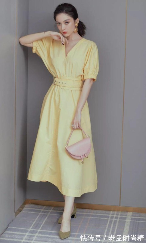 博主|上班没时间搭配?一条简单的连衣裙让你一周不重样