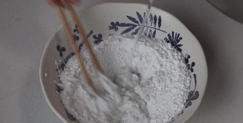 糯米粉新吃法,开水一烫,不发面不饧面,香酥鼓大泡比油条好吃