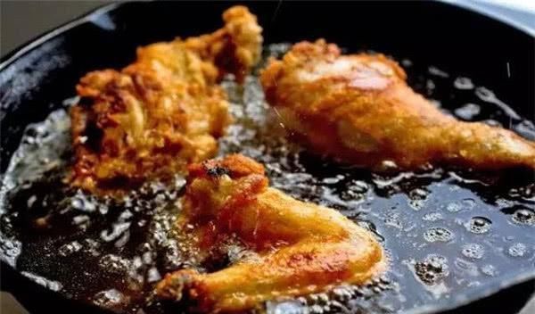 炸过的剩油太多怎么办倒掉嫌浪费,教你这一招,又能当新油用