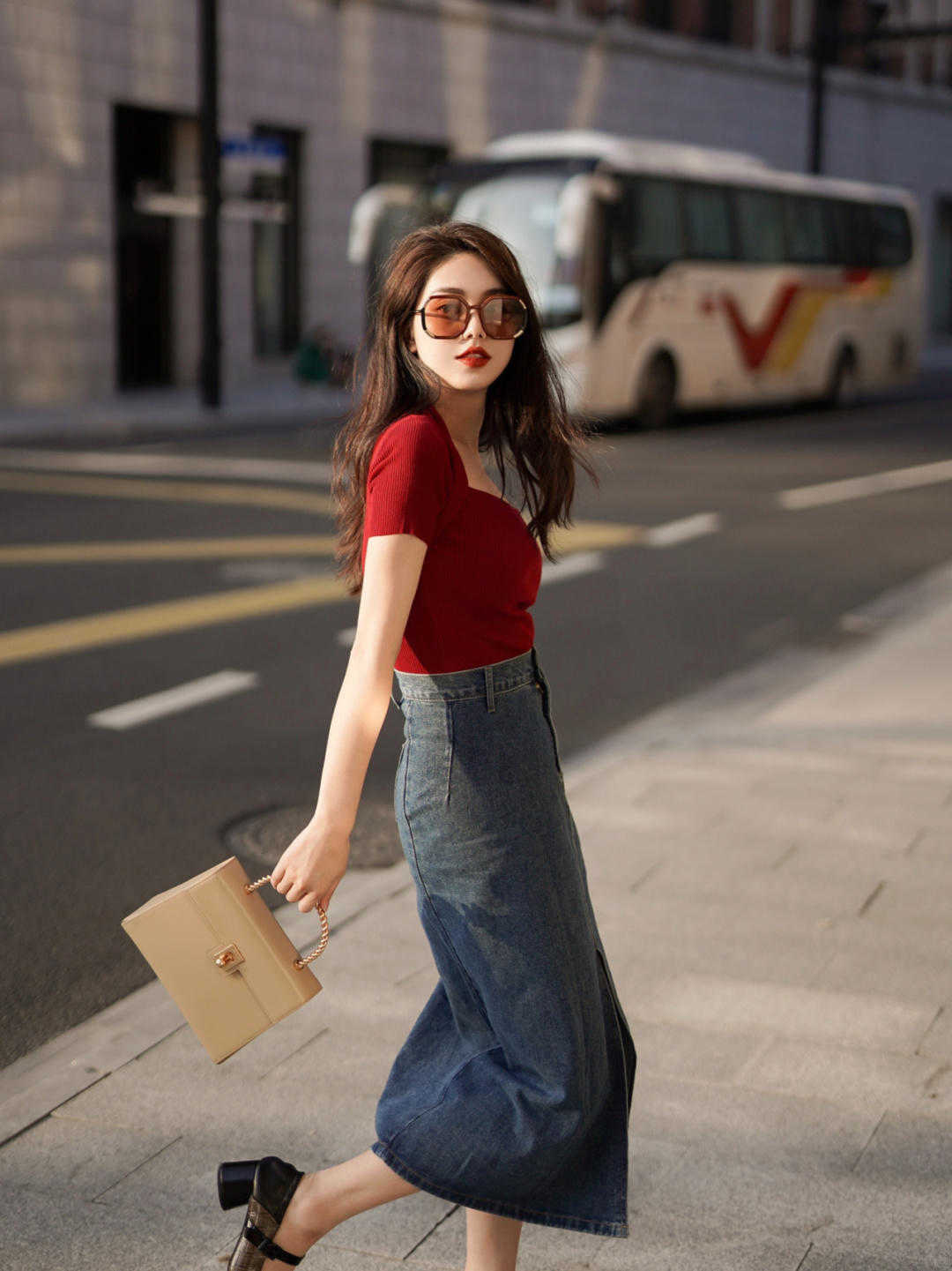 夏季|多雨的夏季,正是穿夏装的最佳时期,这样搭配,才显得高级时髦