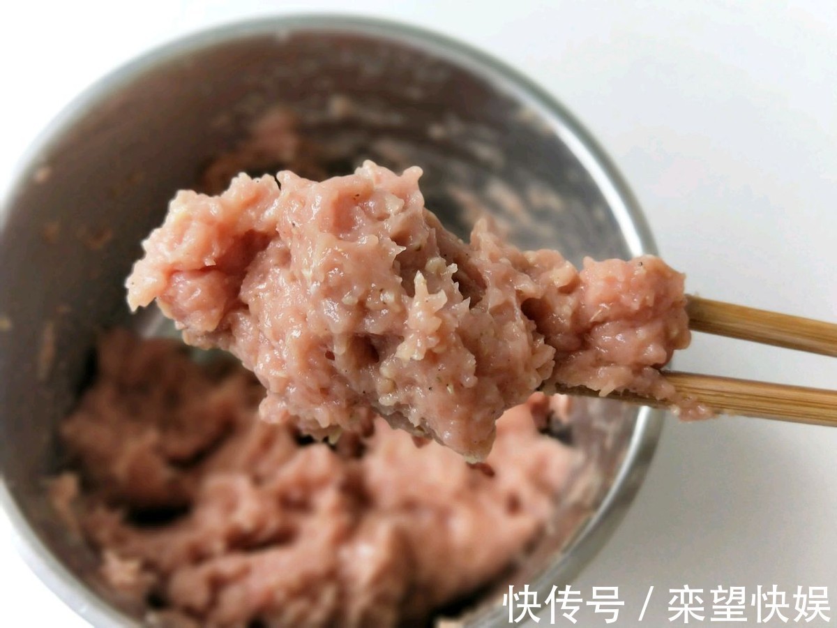 绞肉机|肉丸和腐竹一起焖煮,鲜美下饭,做法简单,豆香味浓郁,很好吃