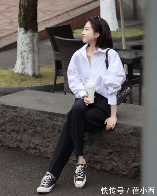 卫衣 春季还是穿“衬衫”最高级,搭配半身裙、牛仔裤、阔腿裤,好洋气